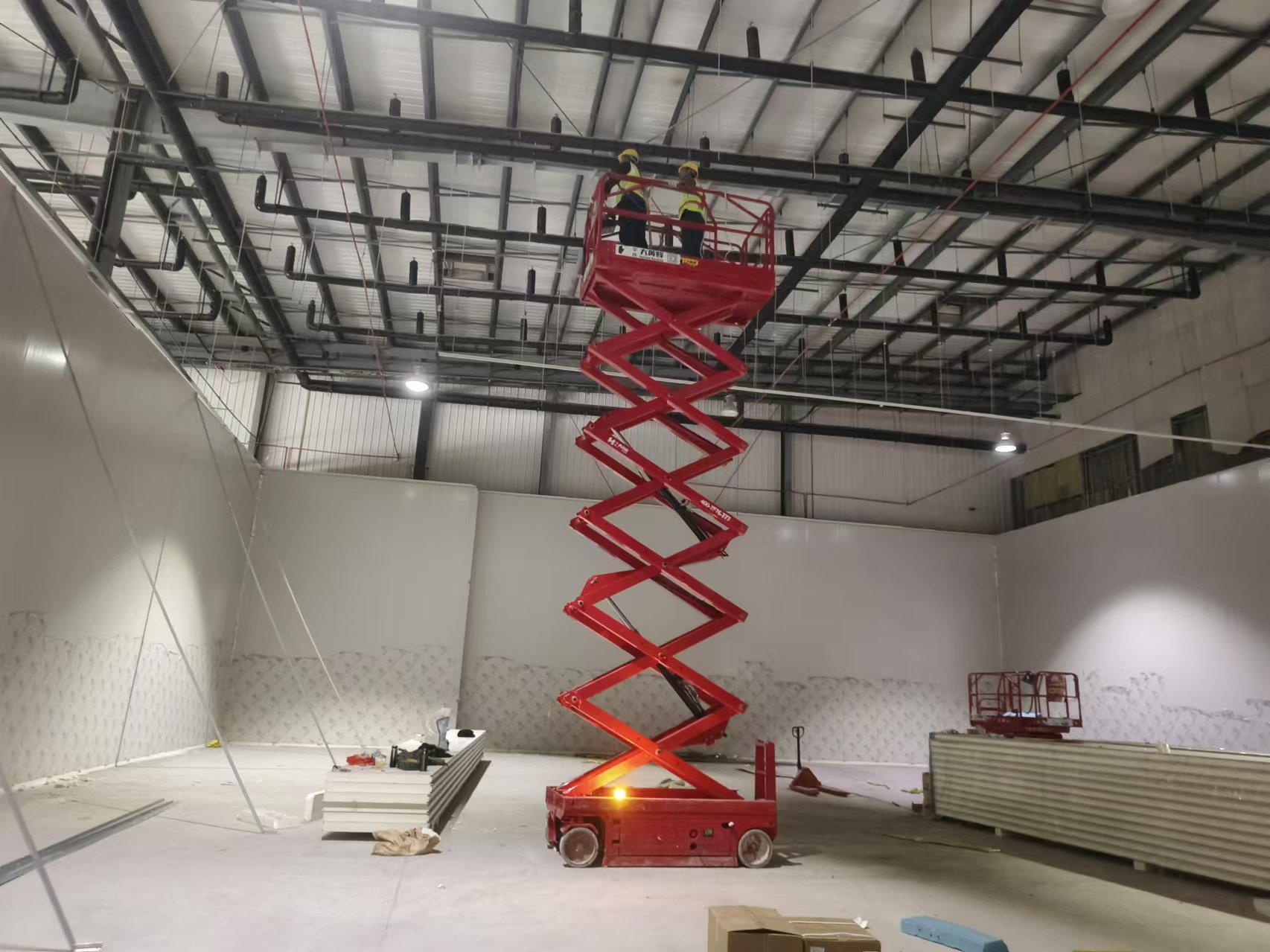 建造20000立方倉(cāng)儲(chǔ)中心大型冷庫(kù)多少錢？